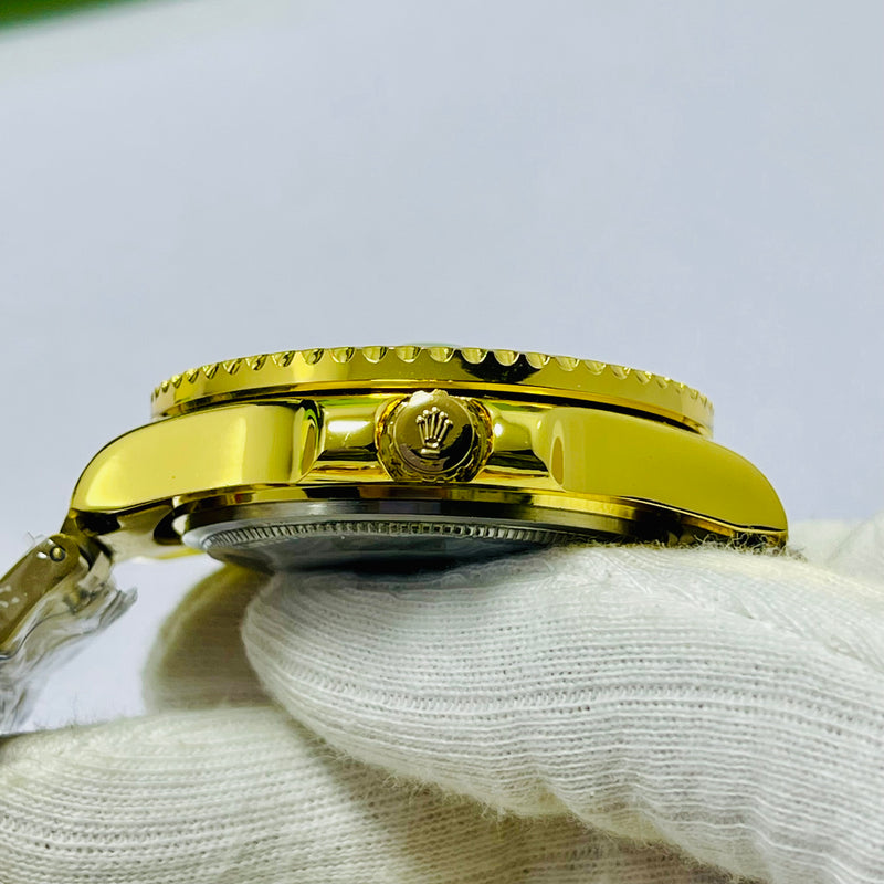 Luxury Rolex Submariner White Dial Men's Watch – Golden Bracelet | Oyster Perpetual Date | Water Resistance | Quartz Movement